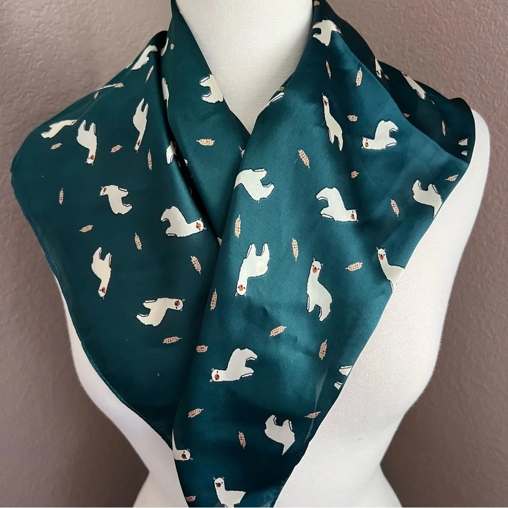 🧣 Teal Scarf with White Llamas & Feathers Print